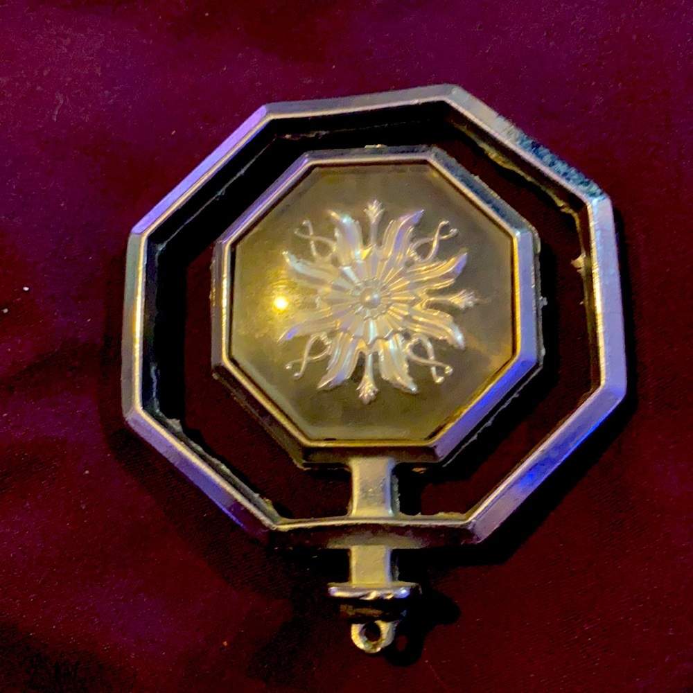 VINTAGE 1970’s Pontiac SUN HOOD ORNAMENT